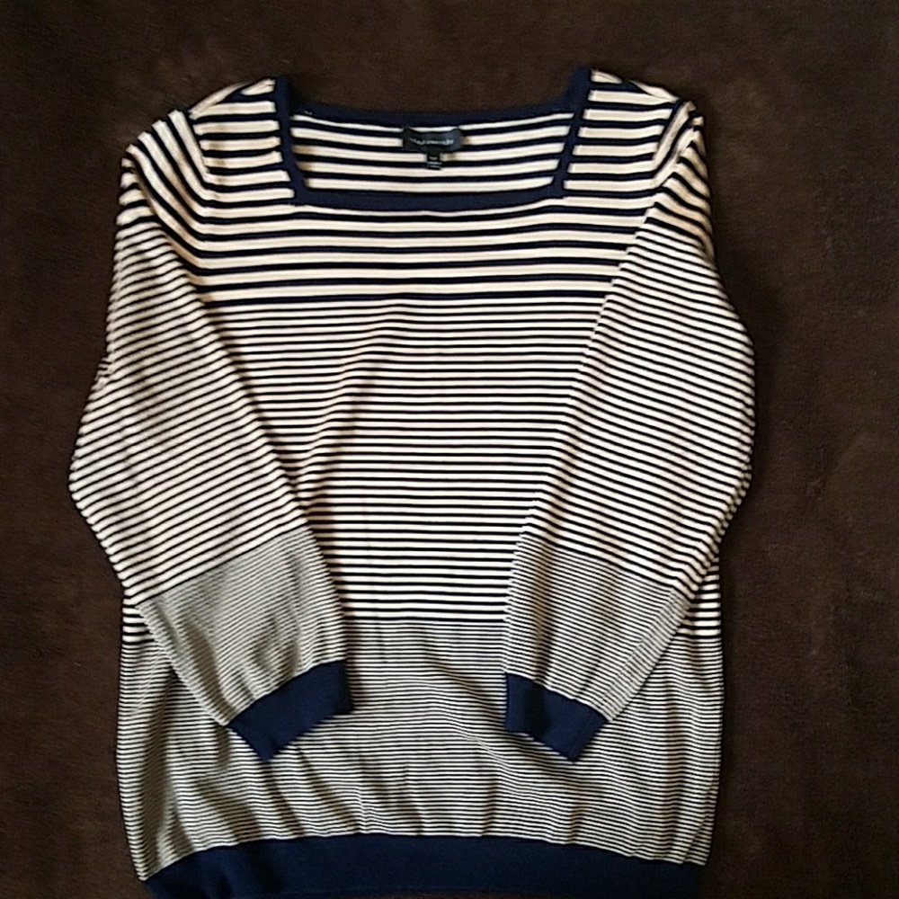 The Limited sweater Size M